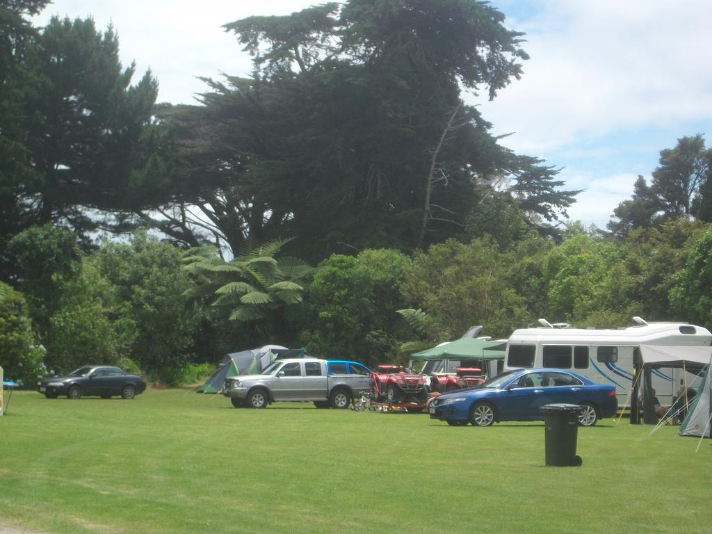 Karamea Holiday Park Екстер'єр фото