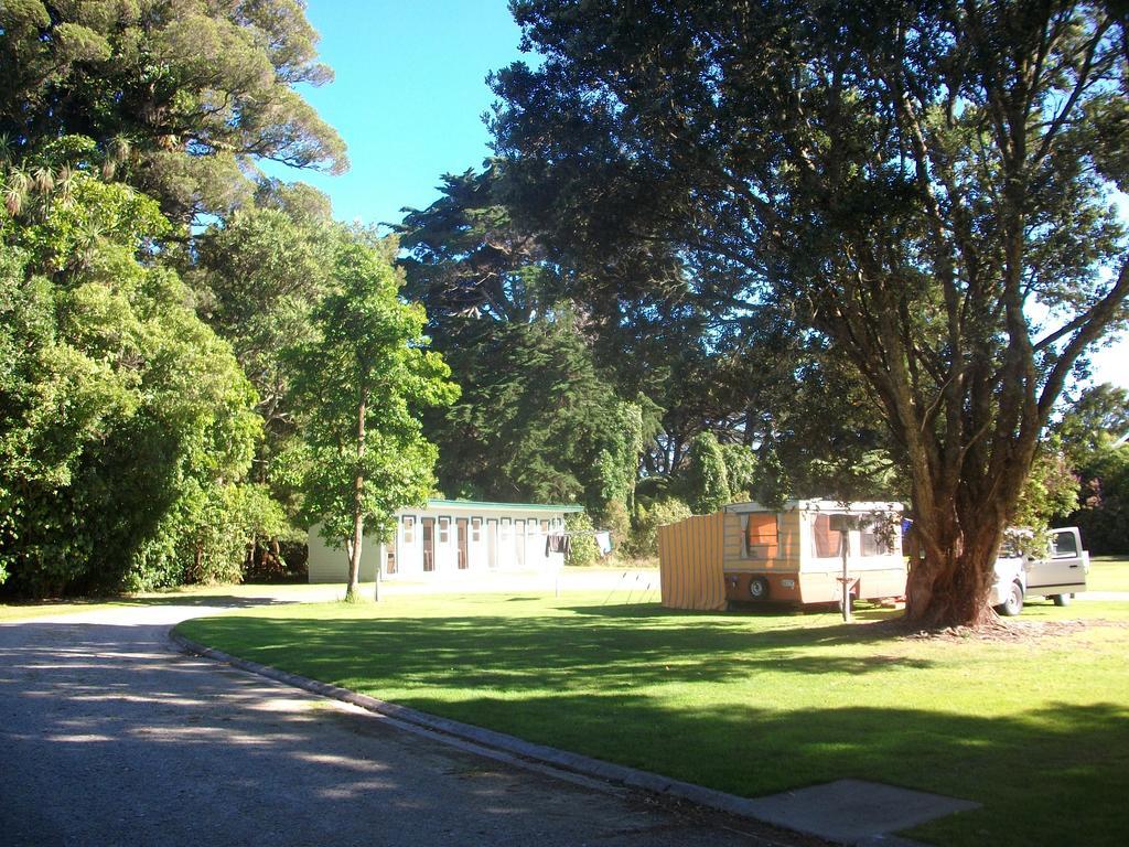 Karamea Holiday Park Екстер'єр фото