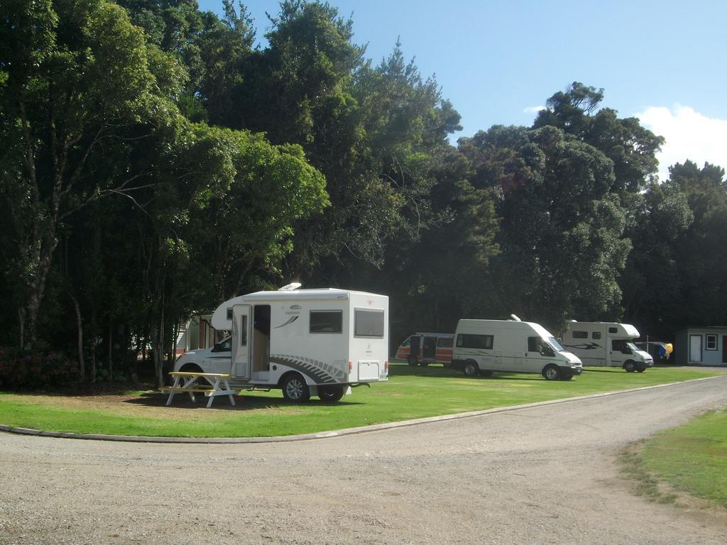 Karamea Holiday Park Екстер'єр фото